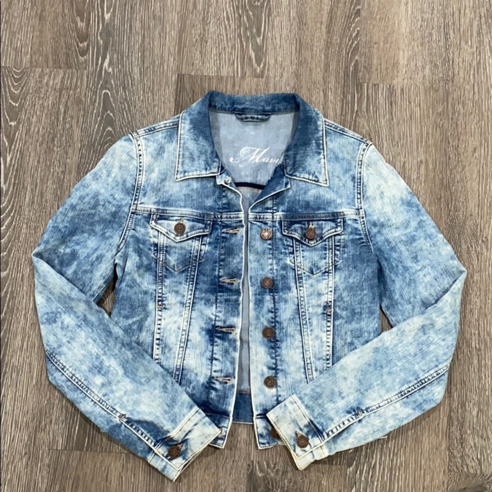 Stretchy cropped denim jacket